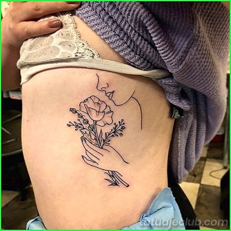 originales tatuajes en las costillas para mujer|30 Ideas hermosas de Tatuajes en costillas para mujeres